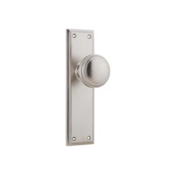 TRADCO MILTON DOOR KNOB ON PLATE